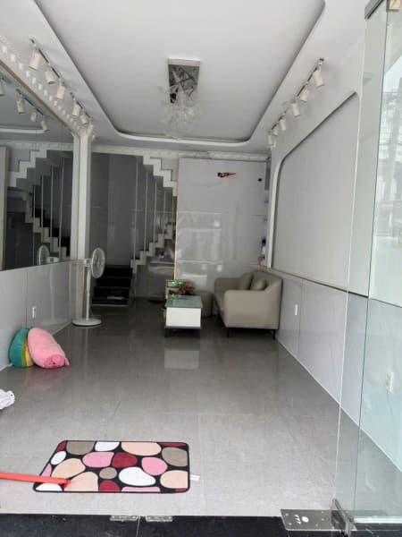 NHÀ NHỎ XINH XINH MẶT TIỀN ĐƯỜNG SỐ TÂN QUY ,QUẬN 7,KINH DOANH BUÔN BÁN ,ĐANG CÓ HĐ THUÊ 19TR/THÁNG