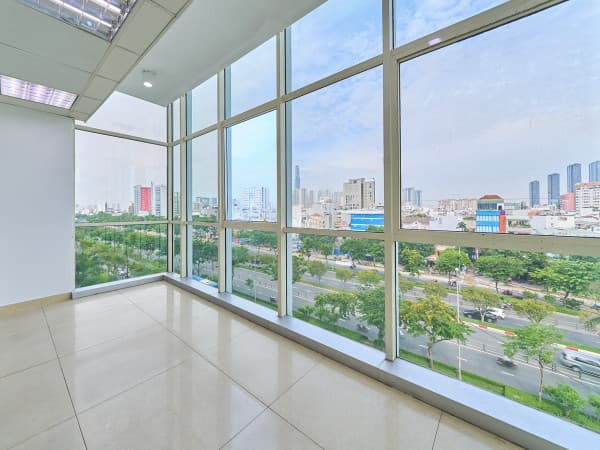 Văn phòng 160m² sẵn nội thất – bàn giao ngay tại VNO 129 Điện Biên Phủ