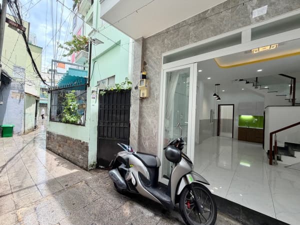 NHÀ MỚI, SÁT QUẬN 1, ĐƯỜNG XE TẢI DT GẦN 60M2(4,3X10,5) MÀ CHỈ 6,79 tỷ