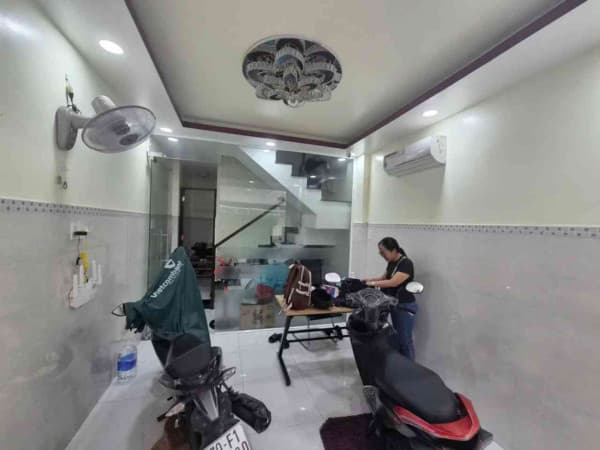 NHÀ ĐẸP GẦN NGUYỄN TRỌNG TUYỂN, HXH KINH DOANH ĐA NGÀNH